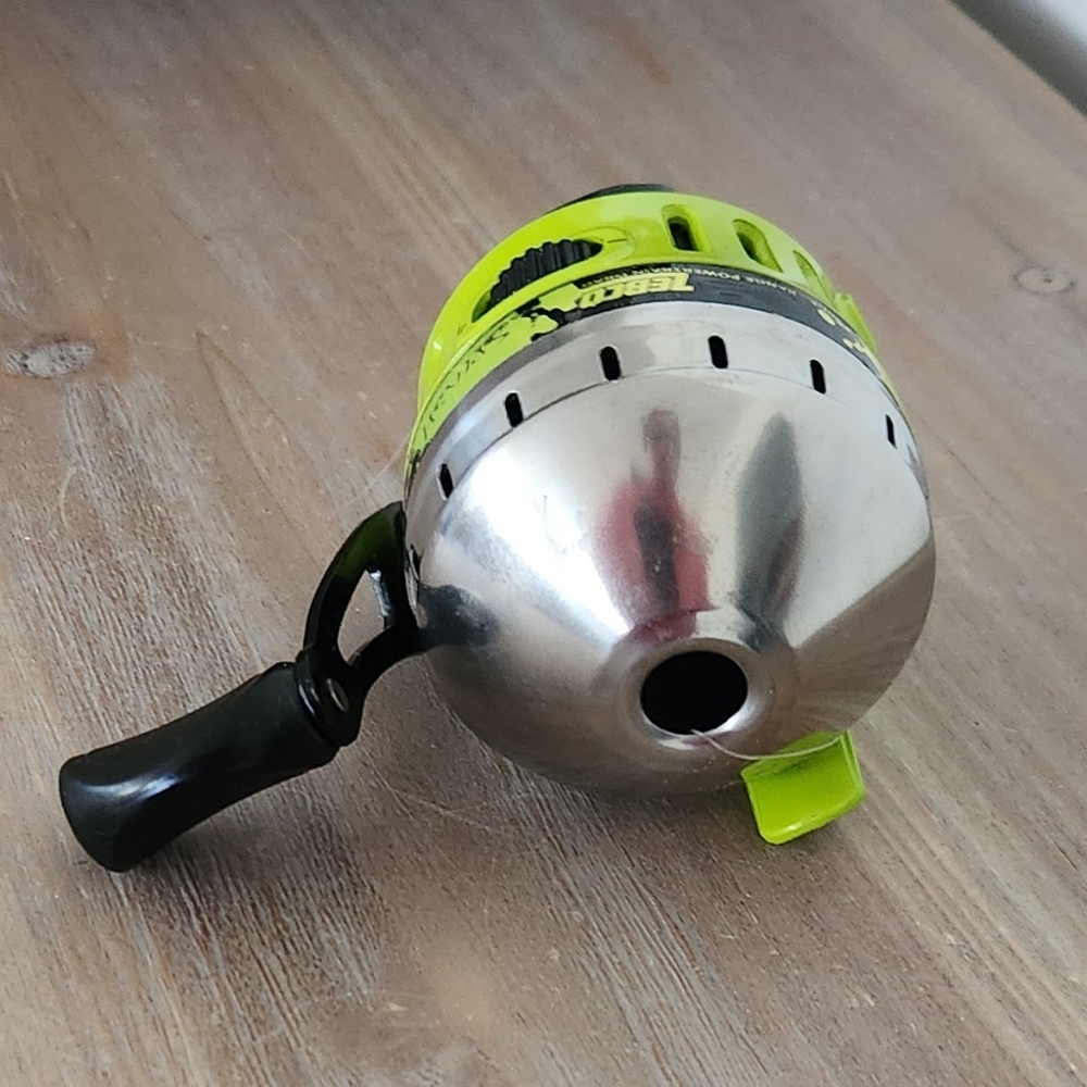 Zebco Splash Spincast Fishing Reel – Neon Green/Chartreuse - Picture 3 of 11